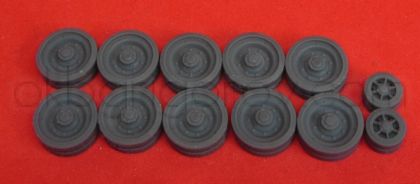 1/72 Wheels for Cromwell, type 1, smooth tire and 2 greasers  (S72545)