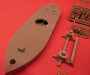 1/350 USS Monitor, during the Battle of Hampton Roads (N351002)