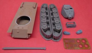 1/72 French Heavy Tank FCM 50t (TRV72013)