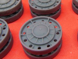 1/35  Wheels for KV, Cast, Chelyabinsk August 1941  (35030)