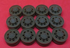 1/35  Wheels for KV, Cast , from mid 1942, type B  (35034)