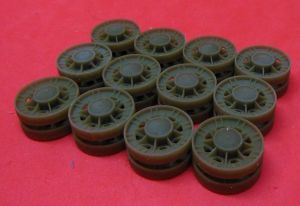 1/35  Wheels for KV, Cast , from mid 1942, type B  (35034)