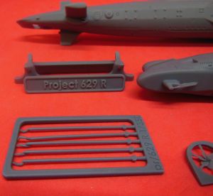 1/350 Soviet submarine project 629R, early (NATO name Golf I mod. SSQ) (N350055)