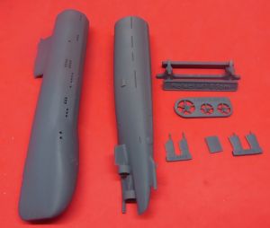 1/350 Soviet submarine project 641 B Som with Pelamida towed array sonar (NATO name Tango) (N350064)