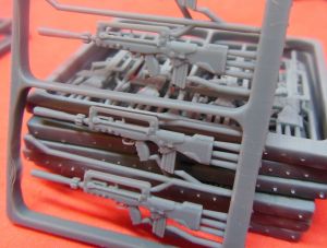 1/35 FAMAS F1 assault rifle with APAV 40 grenade (W35061)
